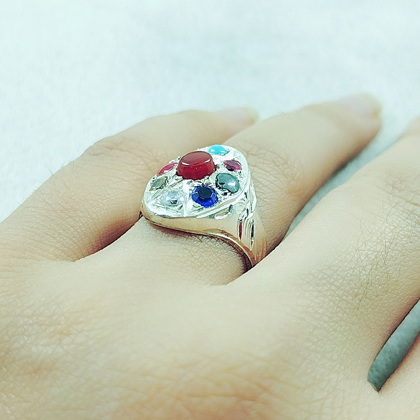 انگشتر نقره زنانه سلین کالا مدل نه جواهر طرح ام البنین کد D-14 انگشتر نقره زنانه سلین کالا مدل نه جواهر طرح ام البنین کد D-14