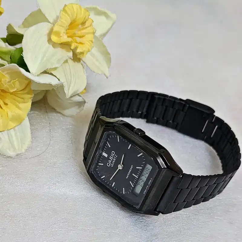 ساعت مچی عقربه ای مدل دو زمانه 03