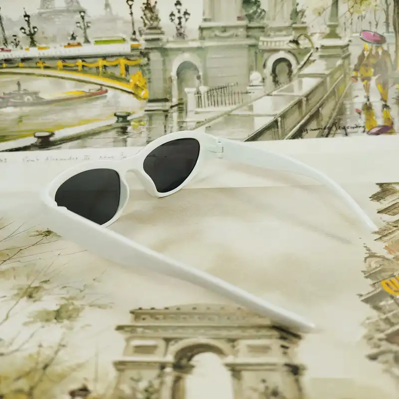 عینک آفتابی بچگانه مدل CH14 کد W