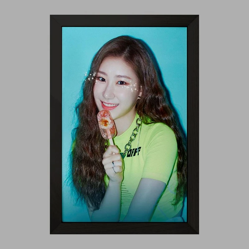 تابلو خندالو مدل چریونگ گروه ایتزی ITZY  کد 12447