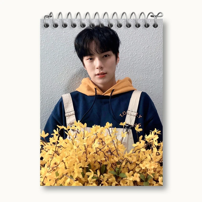 دفتر یادداشت 50 برگ خندالو مدل مینهیوک گروه مانستا اکس MONSTA X کد 21167