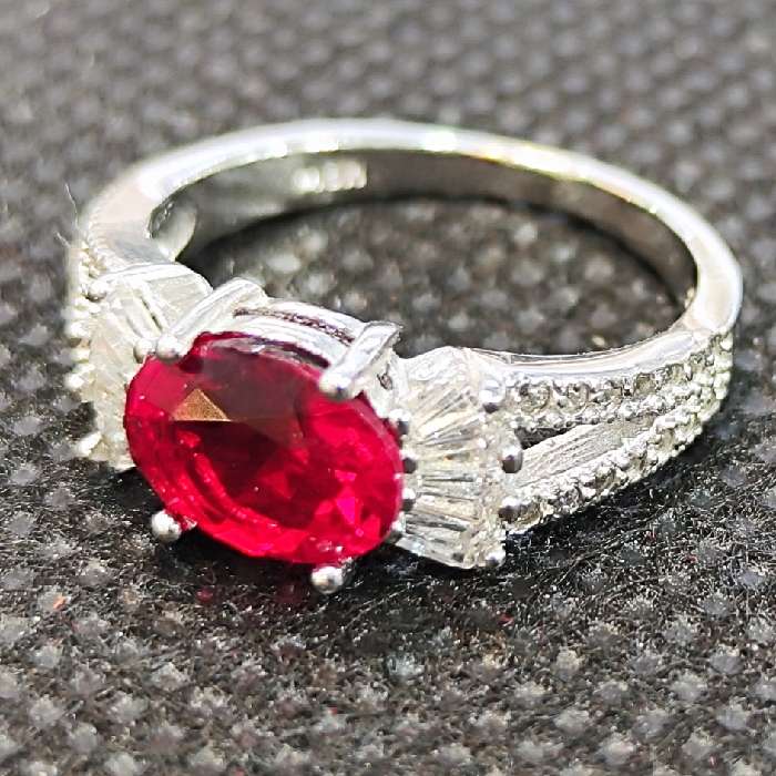 انگشتر نقره زنانه مدل سنگ یاقوت صنعتی کد 251 انگشتر نقره زنانه مدل سنگ یاقوت صنعتی کد 251