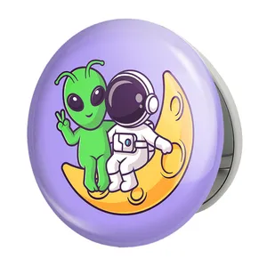 آینه جیبی خندالو طرح فضانورد مدل تاشو کد 25075 