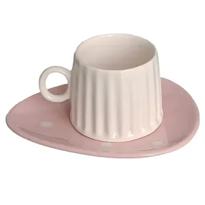 فنجان و نعلبکی مدل خالدار کد 73