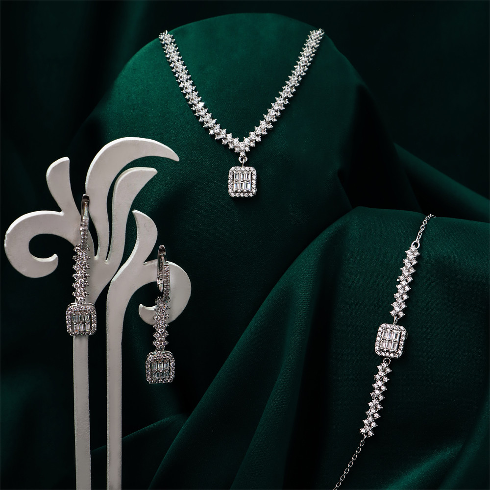 نیم ست نقره زنانه جی تی ای مدل زنجیری نیم ست نقره زنانه جی تی ای مدل زنجیری