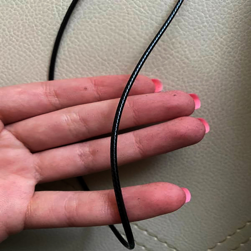 گردنبند دخترانه مدل بند چرمی کد beh123