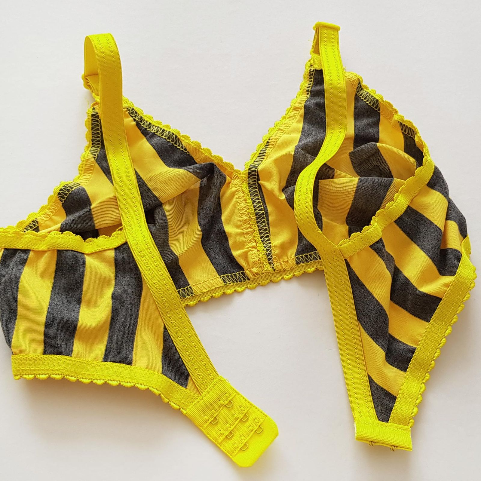 سوتین زنانه ماییلدا مدل راهراه بدون فنر کد 5046 رنگ زرد -  - 5