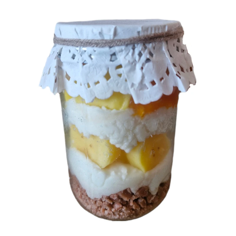 شمع لیوانی معطر مدل موز با رایحه موز زمان اتمام حدود 25 ساعت