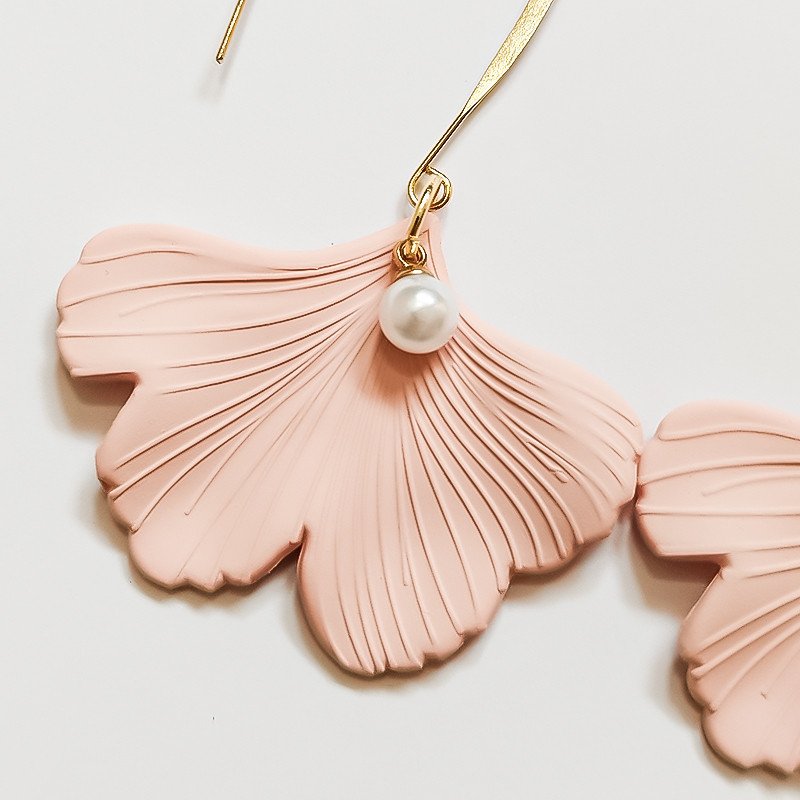 گوشواره زنانه مدل رنه گوشواره زنانه مدل رنه