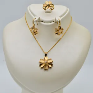 نیم ست طلا 18 عیار زنانه مدل صبا