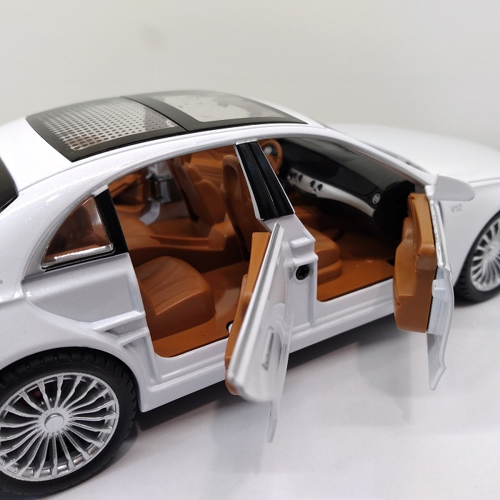 ماشین بازی مدل بنز طرح s600