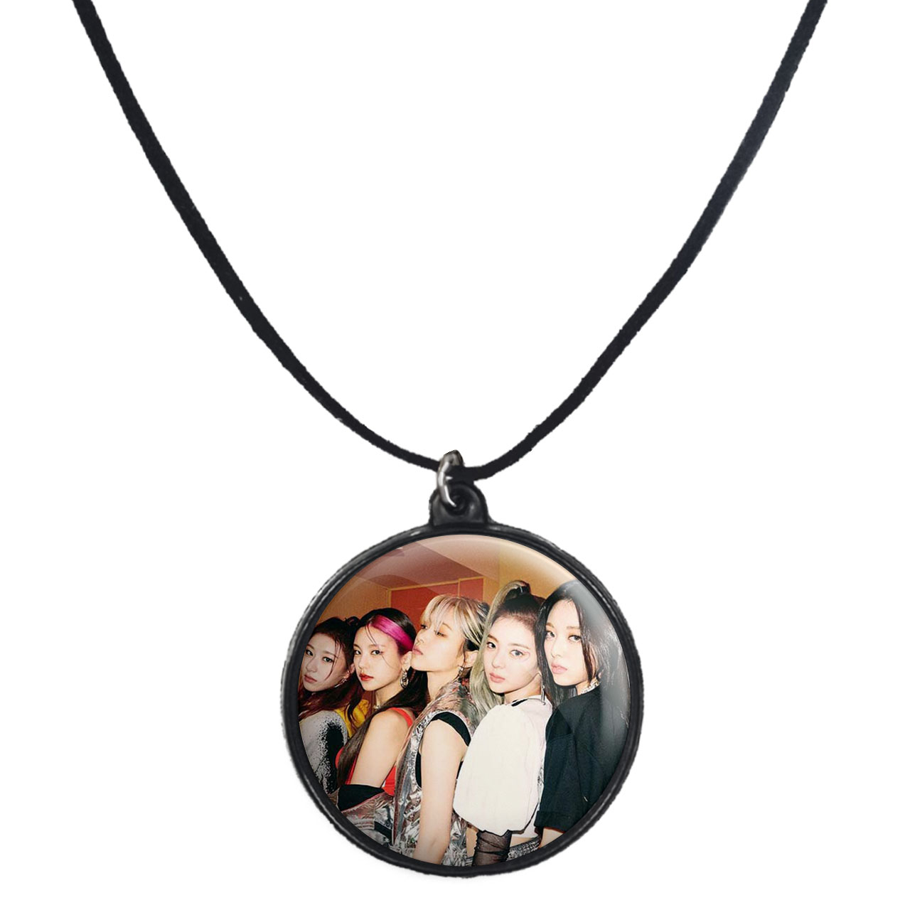 گردنبند پرمانه طرح گروه موسیقی ایتزی کد pmb.13244 مدل دو طرفه