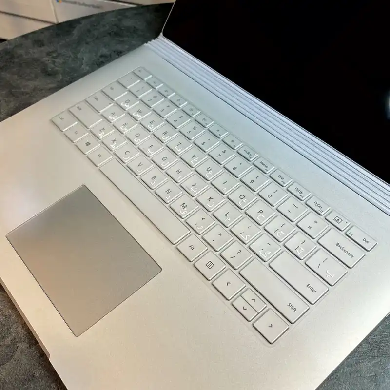 محافظ کیبورد با حروف فارسی مدل Crystal Guard 02 مناسب برای سرفیس بوک 13 و 15 اینچی