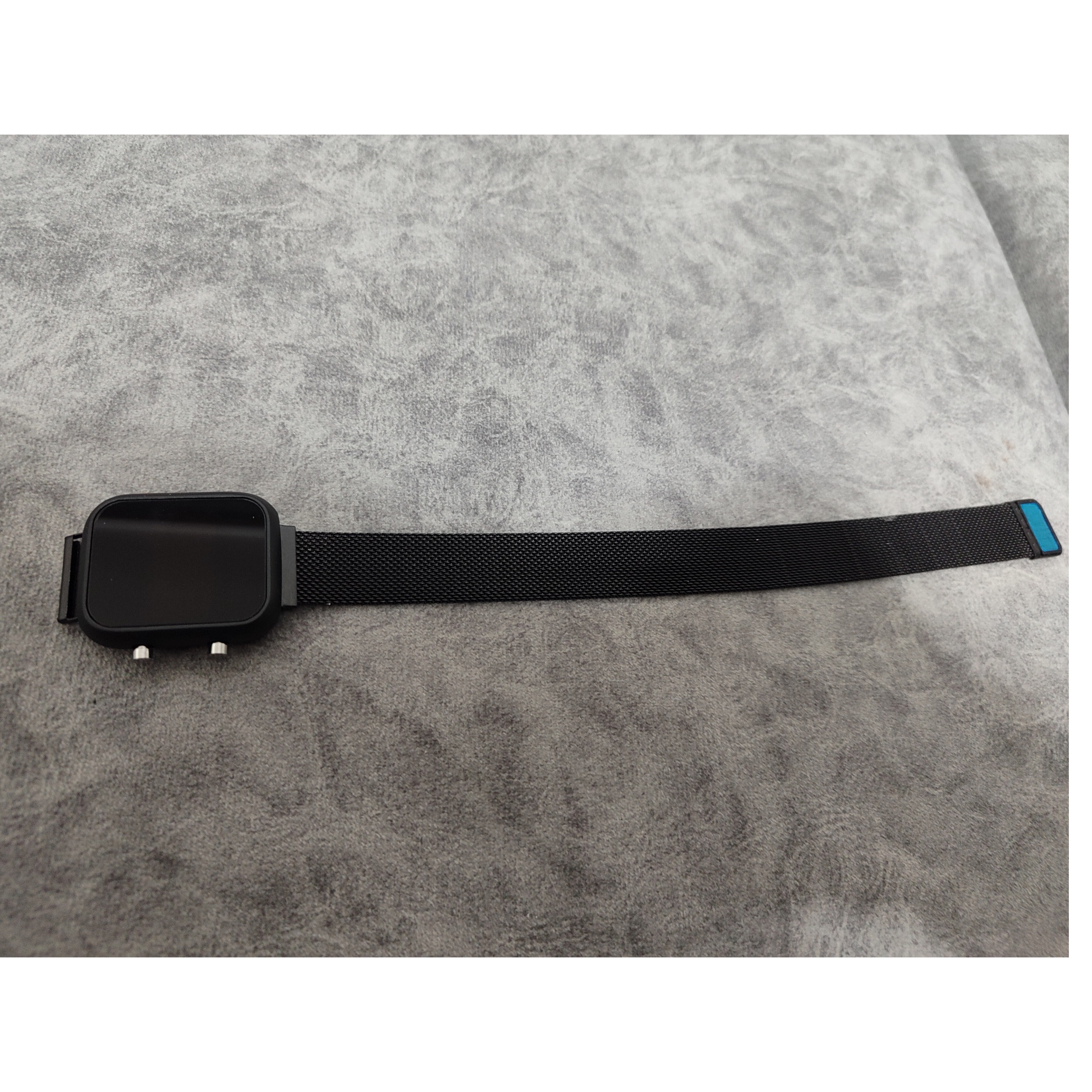 ساعت مچی دیجیتال مدل بند فلزی قفل مگنتی  کد 025