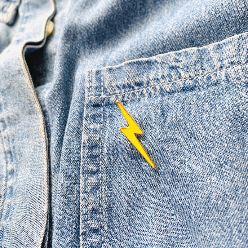 سنجاق سینه دخترانه طرح جرقه