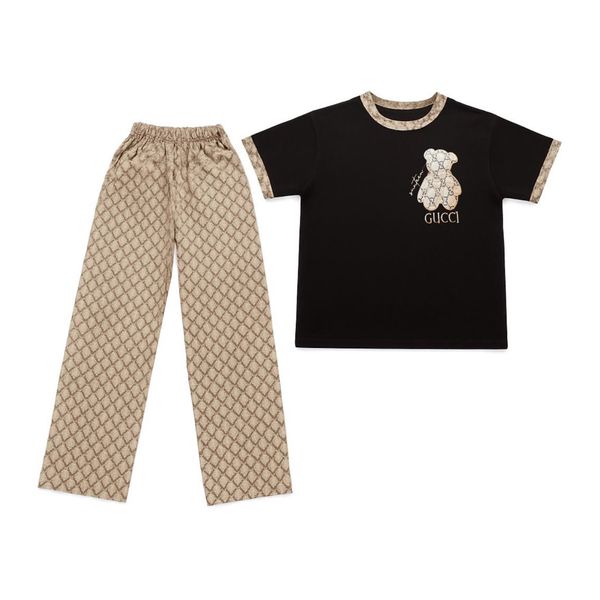 ست تی شرت آستین کوتاه و شلوار راحتی زنانه مدل D1416