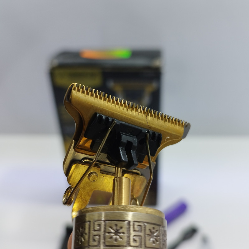 ماشین اصلاح موی سر و صورت وی بنز مدل V-6027 ماشین اصلاح موی سر و صورت وی بنز مدل V-6027