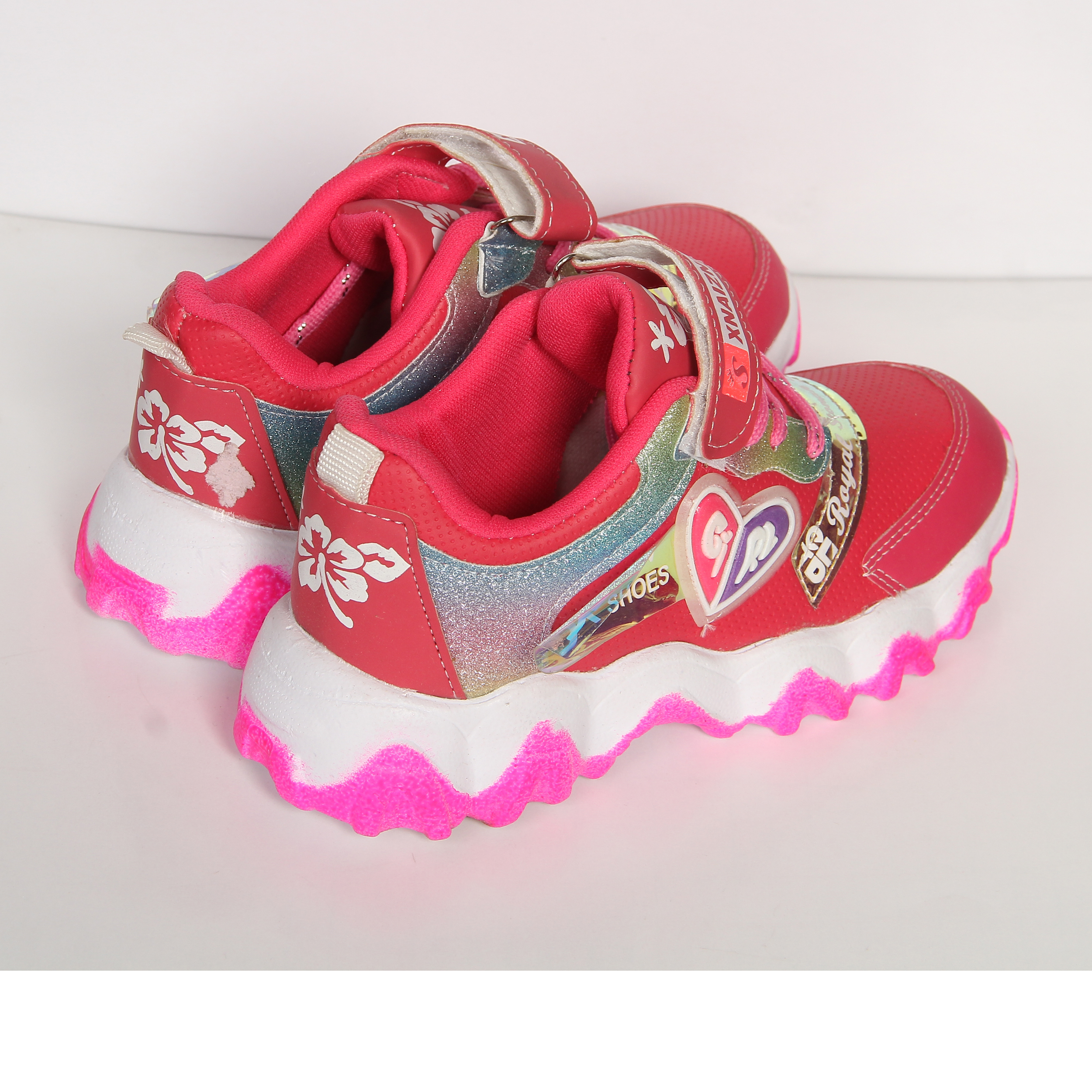 کفش مخصوص پیاده روی بچگانه مدل قلب