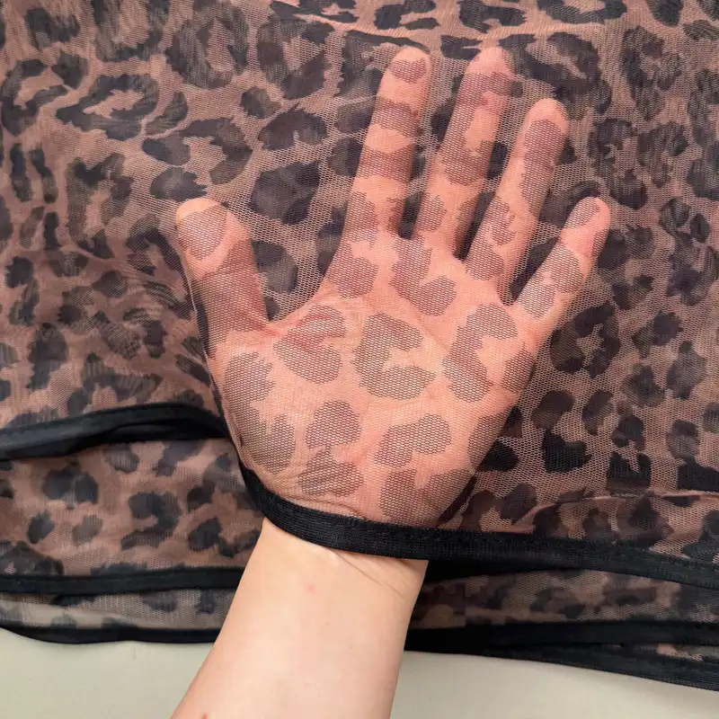 شال زنانه مدل توری نازک تابستانی پلنگی حاشیه نوار دوزی