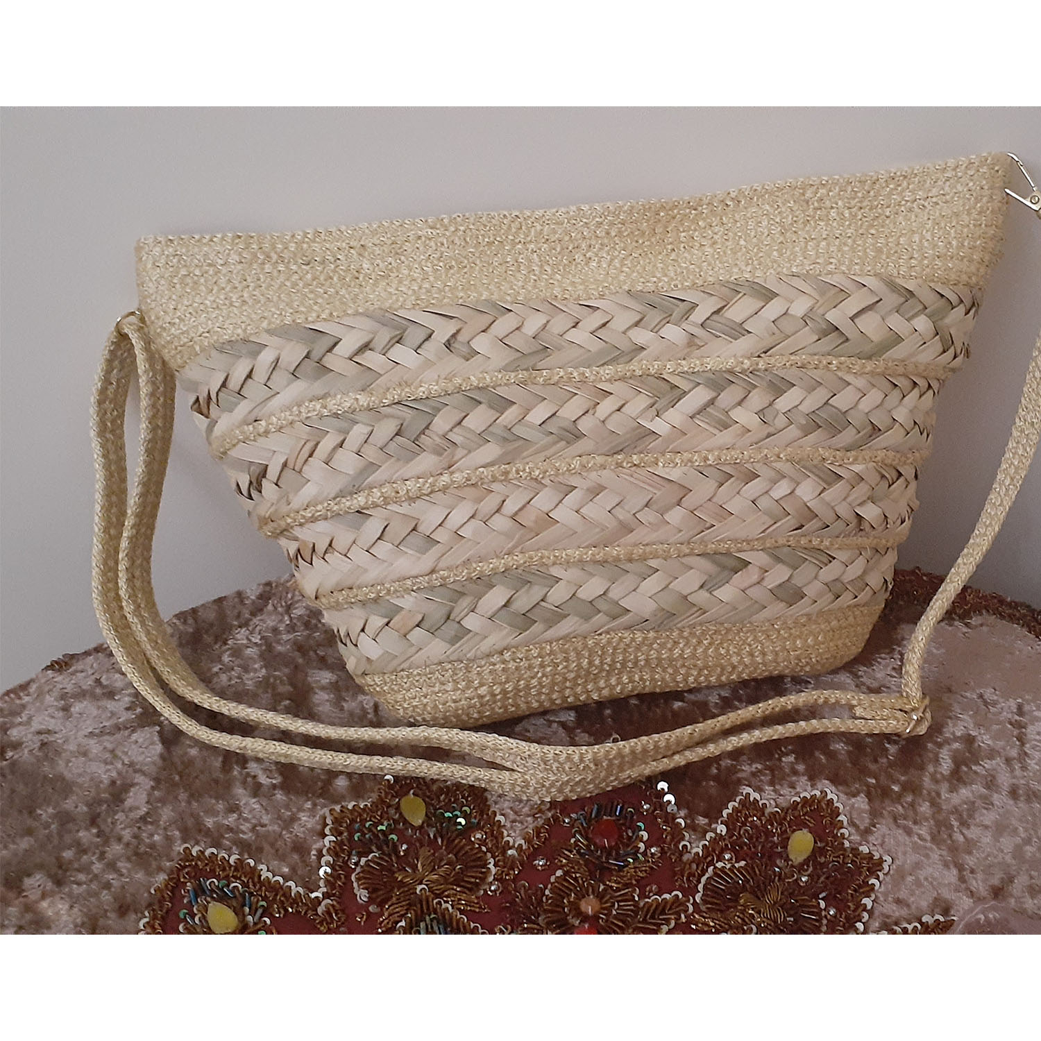 کیف رودوشی دست دوز مدل قیطانی حصیری کد 02