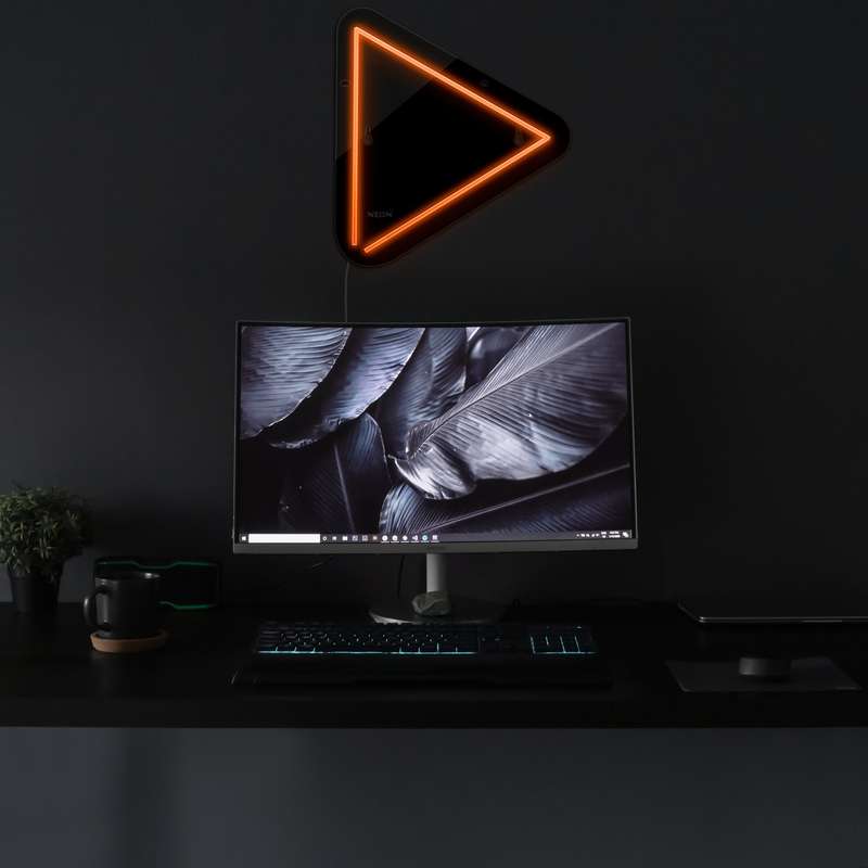 چراغ دیواری نئون دیزاین مدل Play-BL_ORG