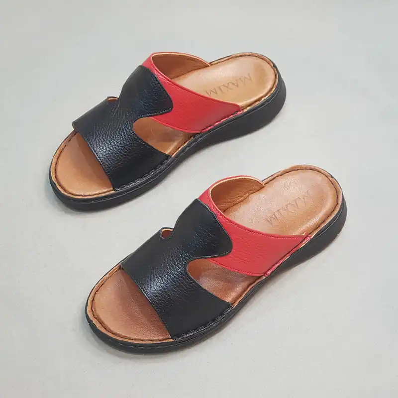 دمپایی زنانه مدل چرم طبیعی کد 016 رنگ مشکی قرمز