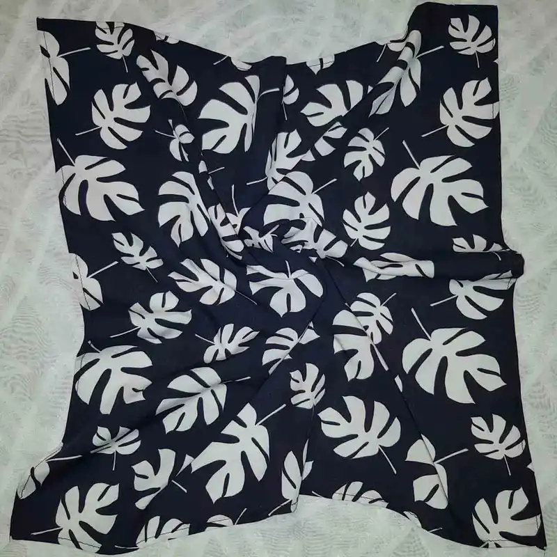 دستمال سر و گردن دایانا کالکشن مدل برگ انجیری