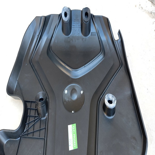 کاور روی موتور خودرو ایده پارت نیکان مدل C3 مناسب برای برلیانس