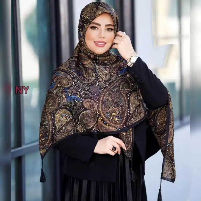روسری زنانه مدل نخی چهارفصل منگوله دار کد 895