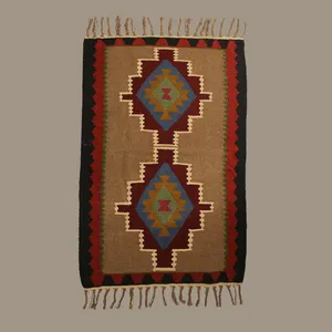 گلیم دستباف یک و نیم متری طرح حوض کد 04