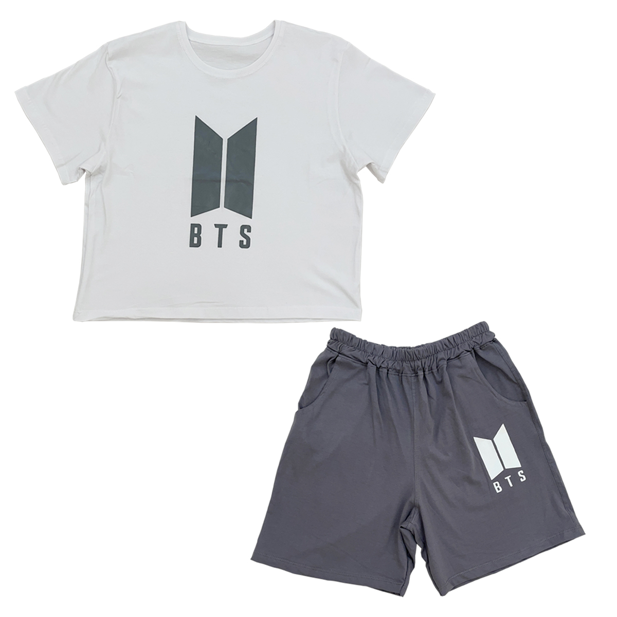 ست کراپ تاپ آستین کوتاه و شلوارک زنانه مدل BTS رنگ طوسی