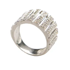 انگشتر نقره زنانه مدل وگاس کد RS044