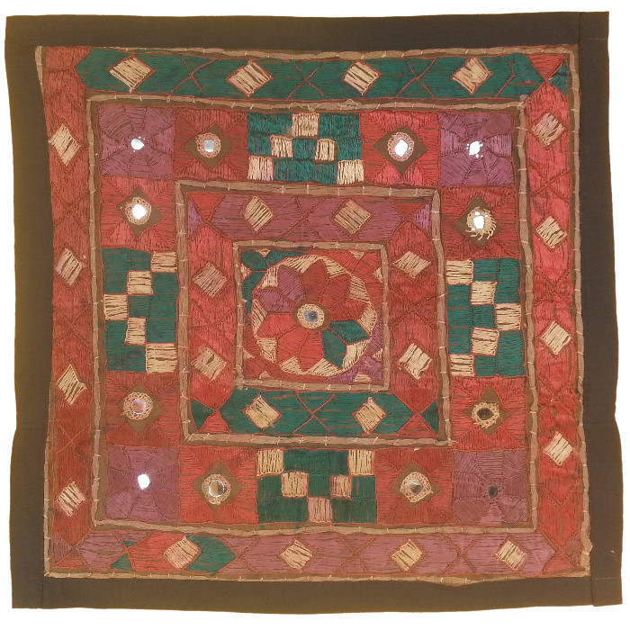رومیزی سوزن دوزی مدل عسلی کد SOO31
