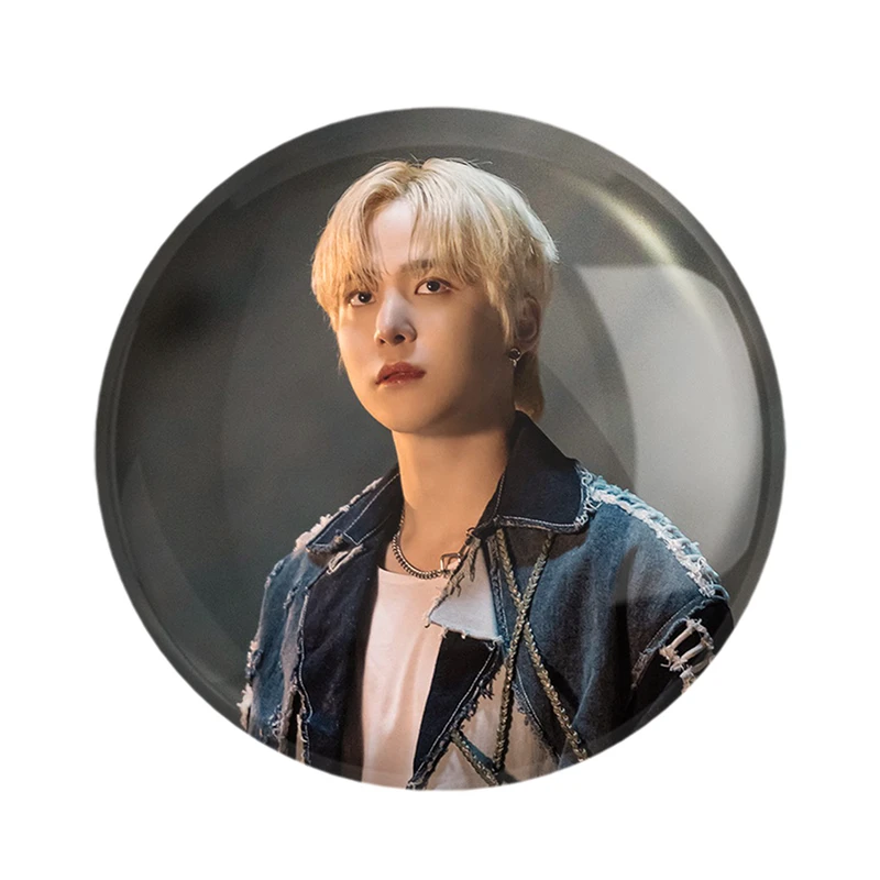 مگنت خندالو مدل یونهو گروه ایتیز ATEEZ  کد 21215