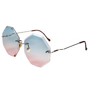 نقد و بررسی عینک آفتابی دیتیای مدل E02 توسط خریداران