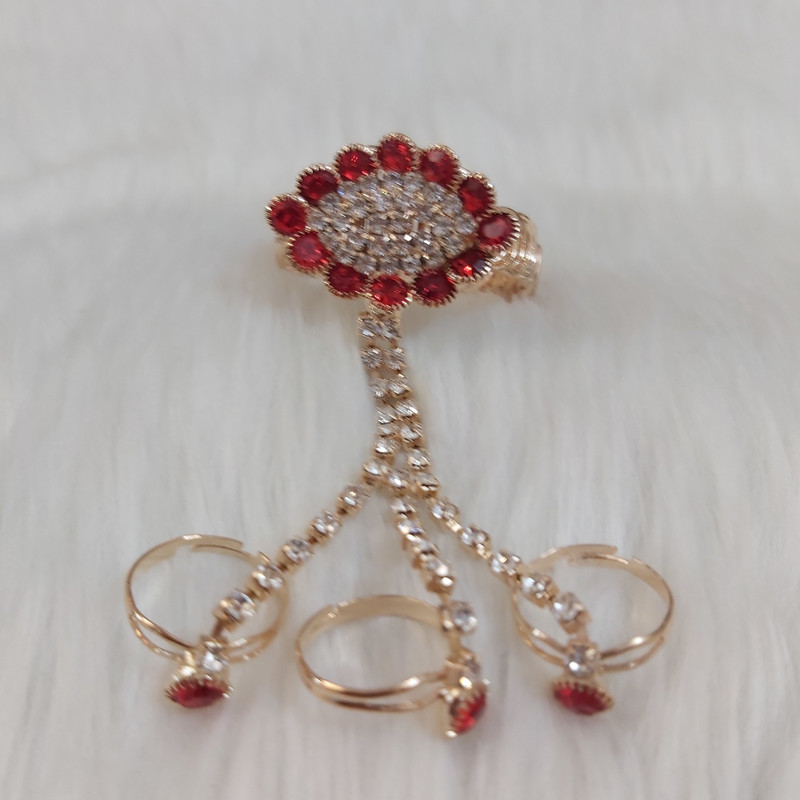 دستبند دخترانه مدل تمیمه طرح سه انگشتری کد tam116