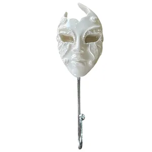 قلاب آویز آشپزخانه مدل نقاب