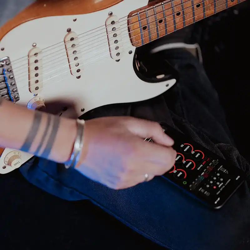 آمپلی فایر هدفون گیتار ان یو ایکس مدل Mighty Plug Pro MP-3