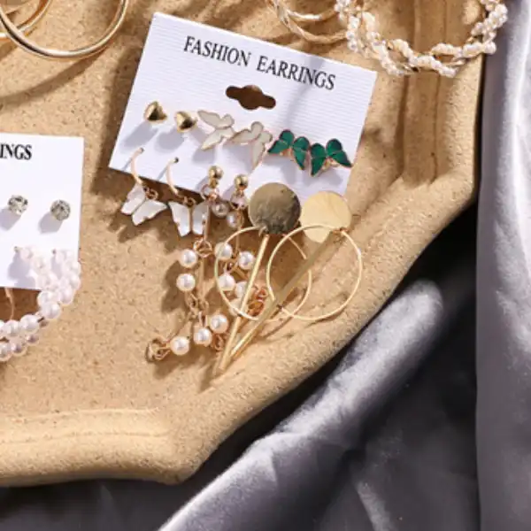 گوشواره زنانه مدل پروانه و آویز مجموعه 6 عددی