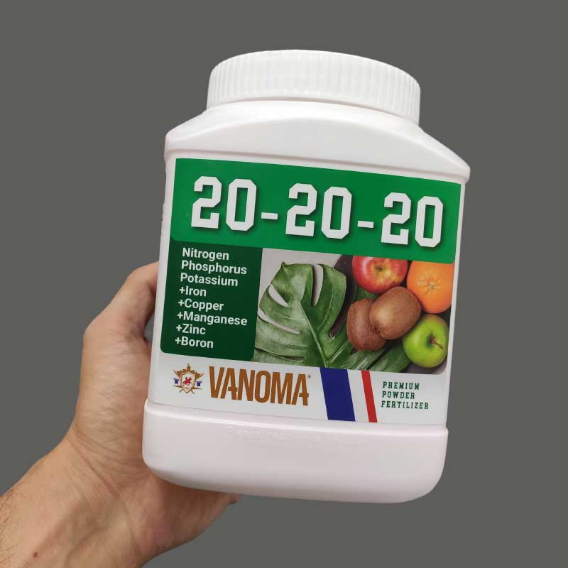 کود کامل وانوما مدل 20-20-20 NPK وزن 1 کیلوگرم