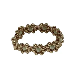 انگشتر زنانه مدل بابونه مرواریدی کد 09