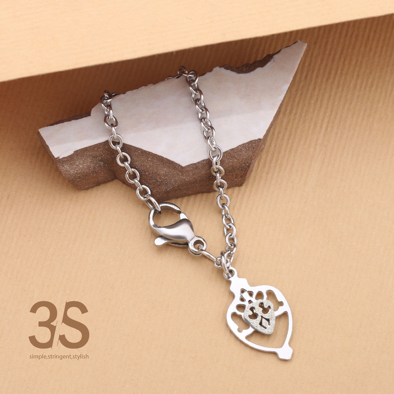 آویز ساعت زنانه کد 579 آویز ساعت زنانه کد 579