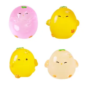 مجسمه مدل شب تاب طرح جوجه نمکی بسته ۶ عددی