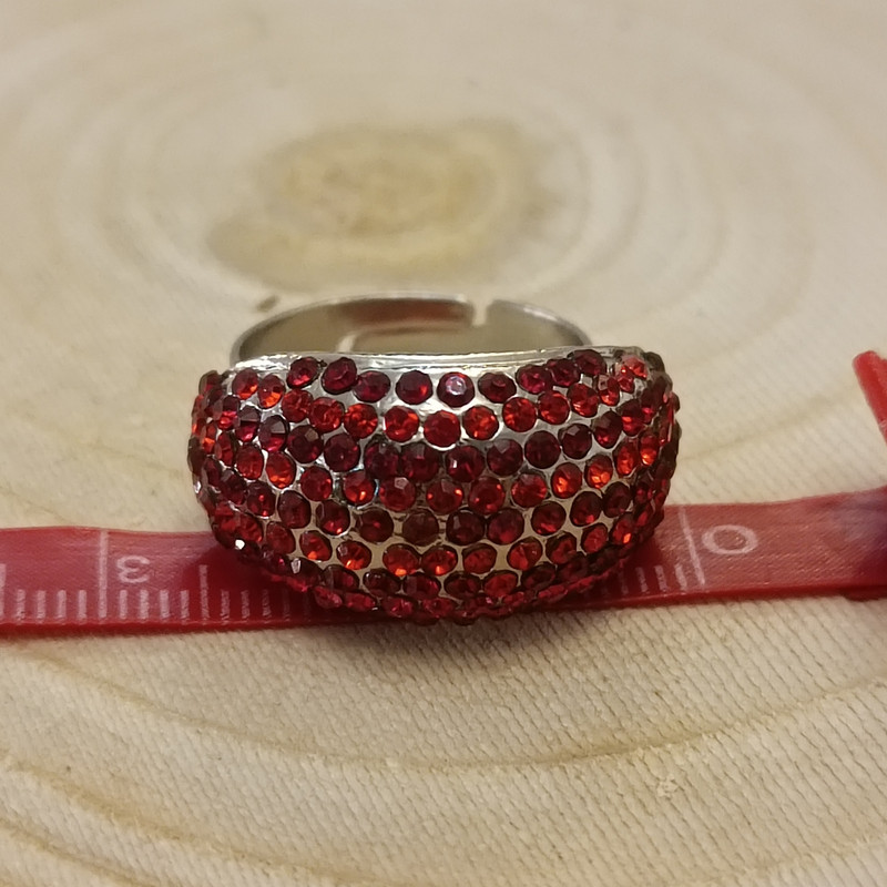 انگشتر زنانه مدل عروسکی نگین دار انگشتر زنانه مدل عروسکی نگین دار