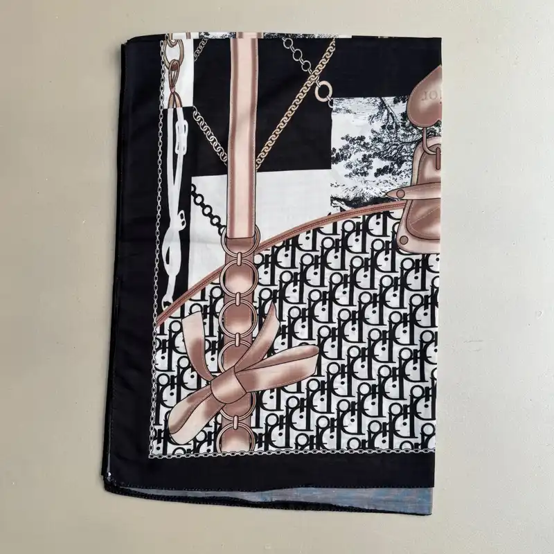 شال زنانه مدل نخی طرح جنگل طبیعت چهار فصل