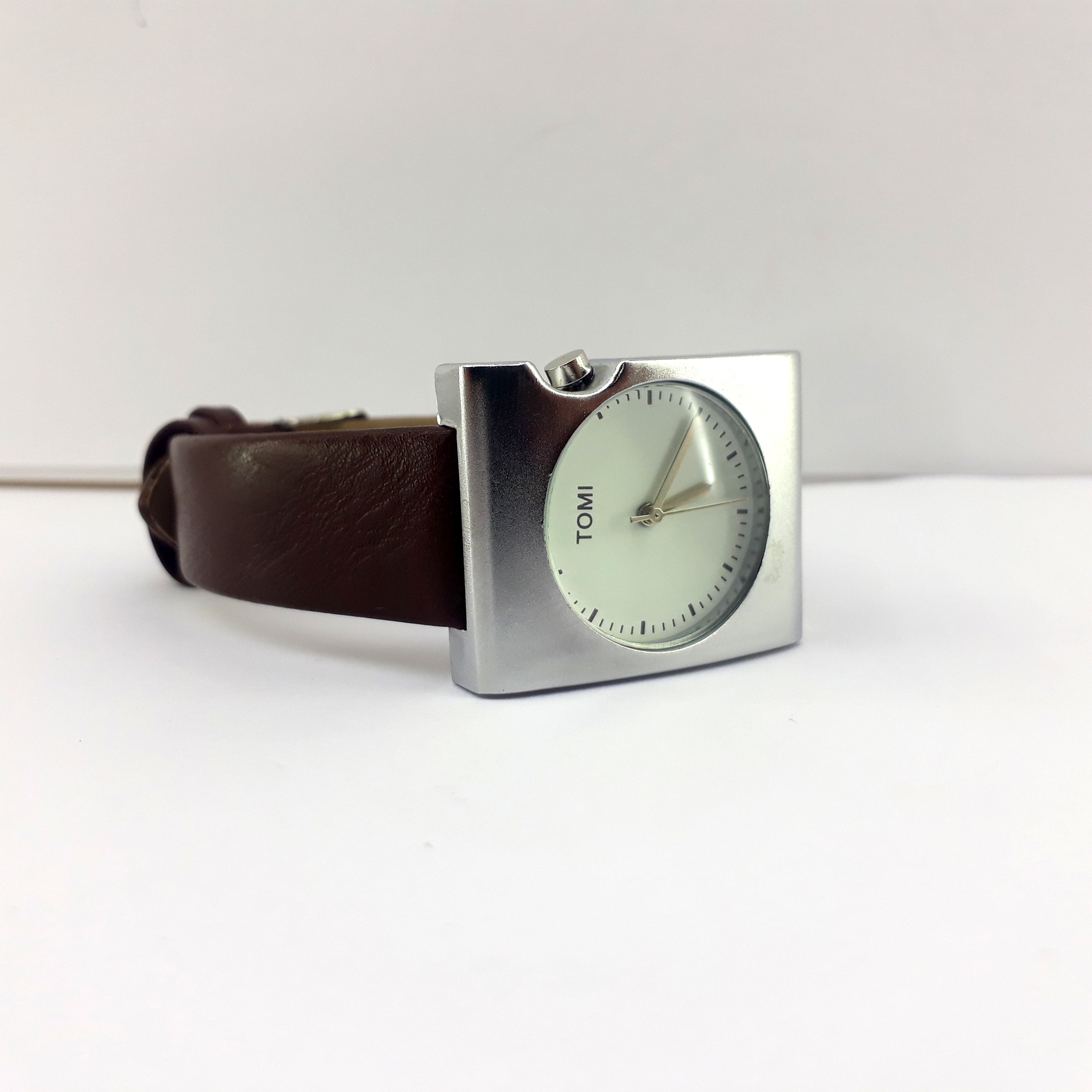 ساعت مچی عقربه ای کد 4040