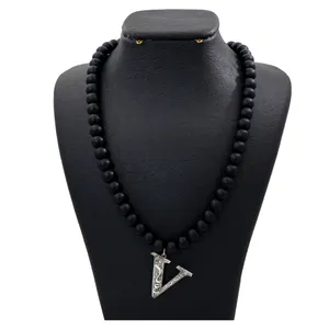 گردنبند نقره زنانه دلی جم طرح حرف V کد D 257