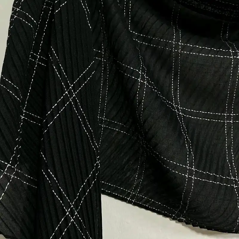 شال زنانه مدل پلیسه