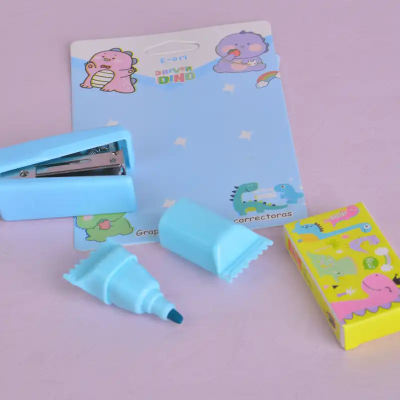 منگنه مدل دایناسور به همراه ماژیک علامت گذار و سوزن منگنه بسته 3 عددی