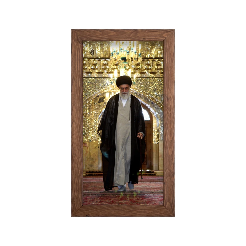 تابلو طرح رهبر شهید آیت الله سید علی خامنه ای مدل 032 فریم قهوه ای
